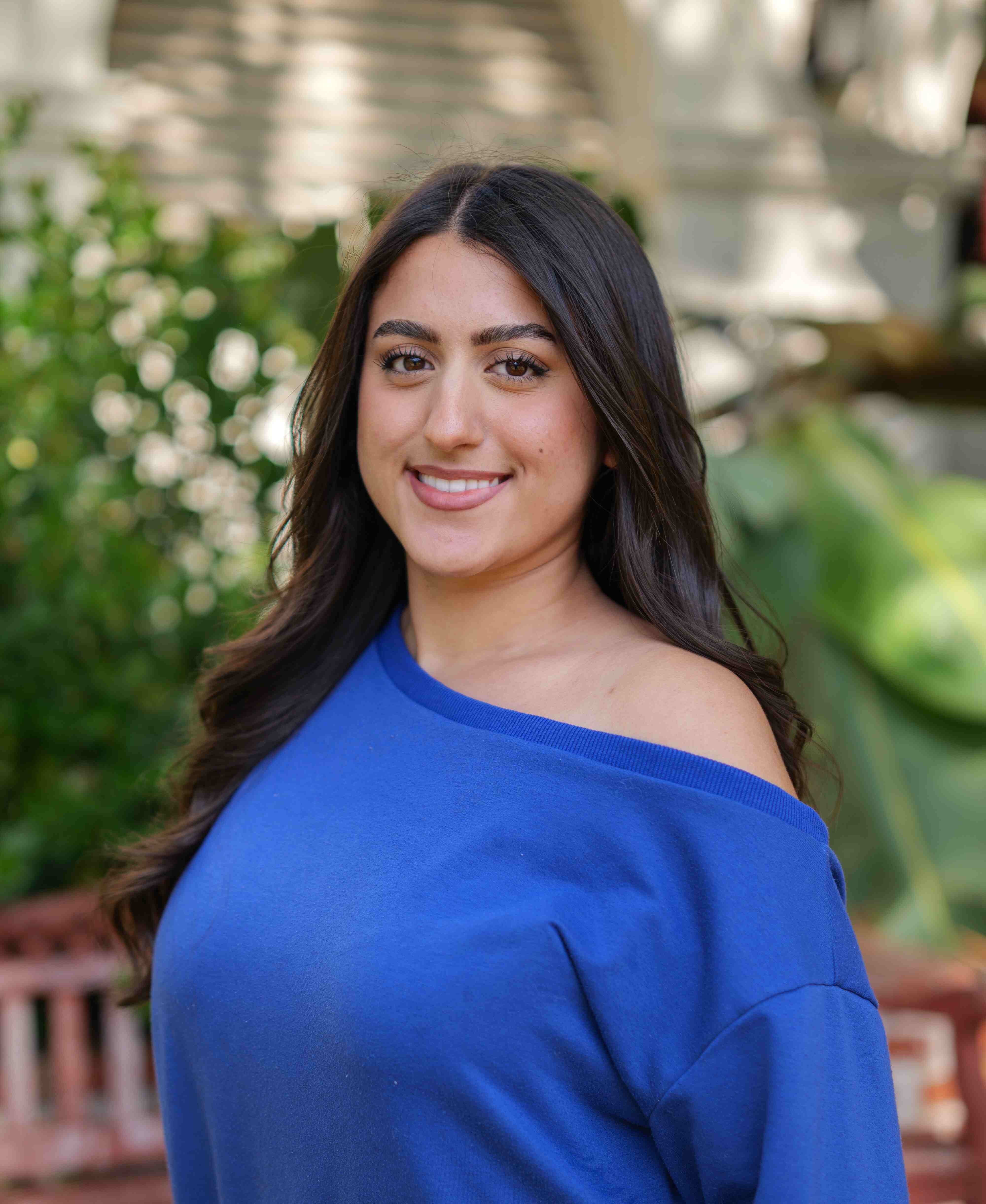 Headshot of Isabella Perez