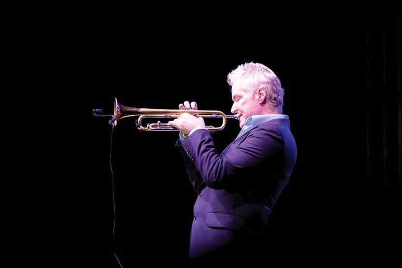 Chris Botti performs at the 2018 President's Dinner & Concert
