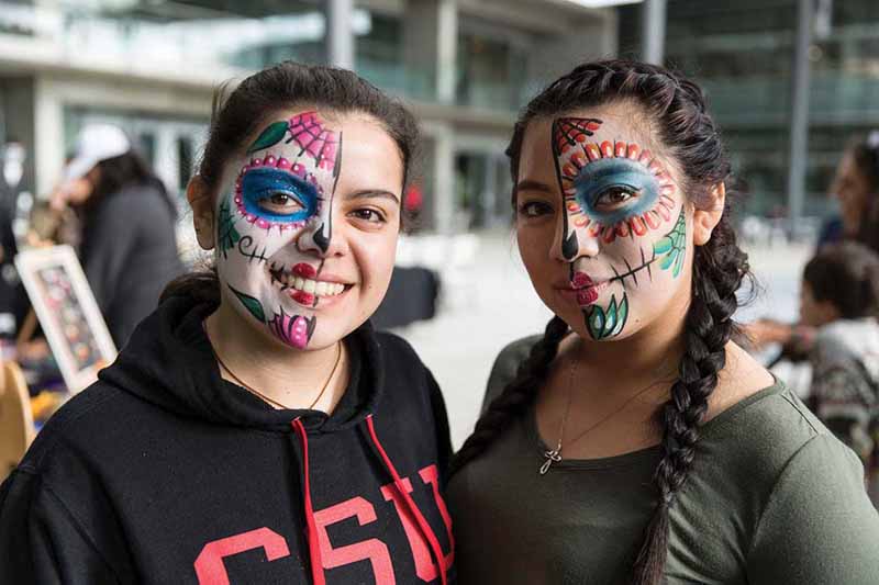 Students celebrate Día de Muertos in costume
