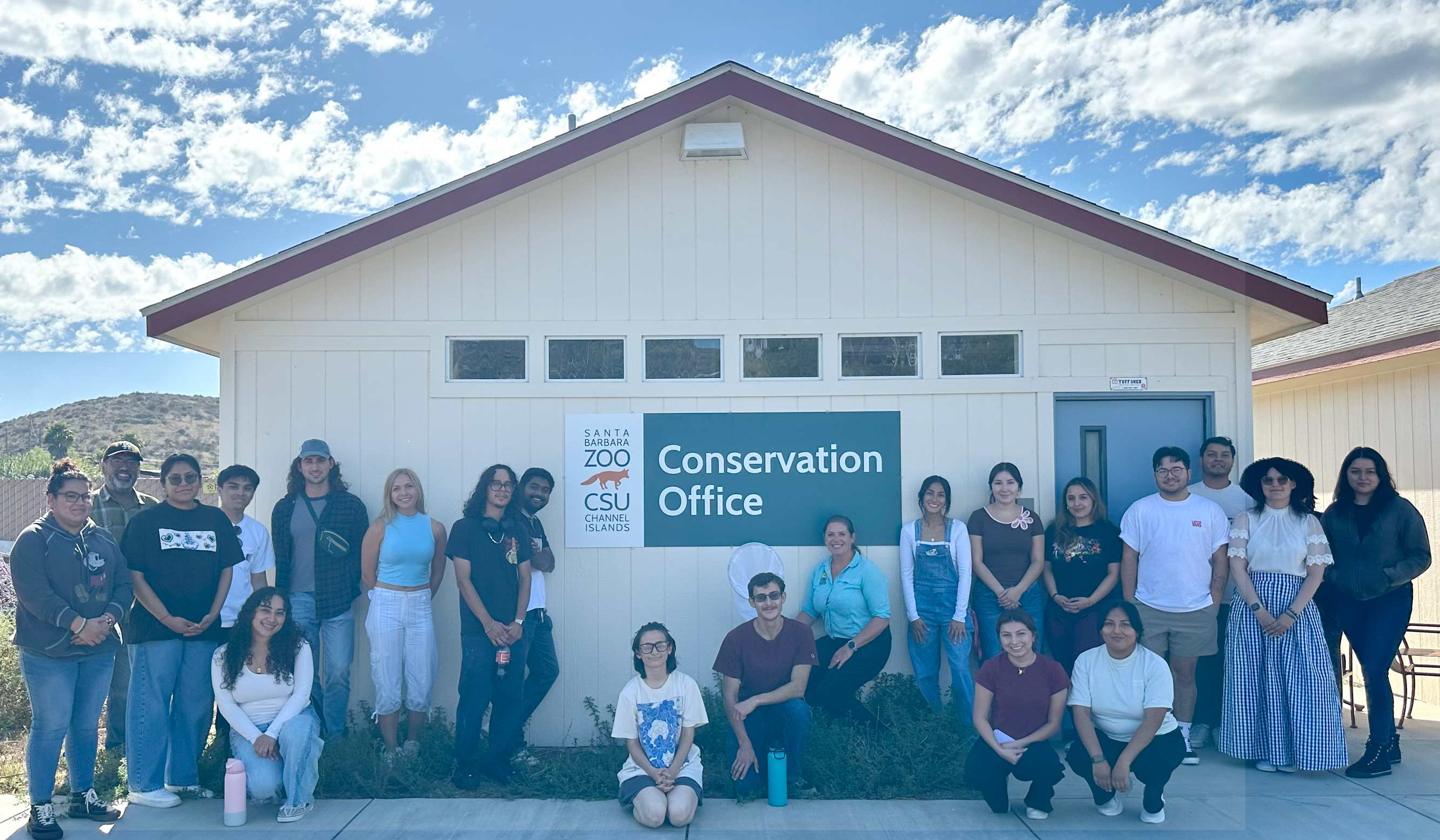 Dr. Alarcón and his Entomology (BIOL 452) students meeting with Nadya Seal Faith at the Santa Barbara Zoo’s Conservation Office on campus.