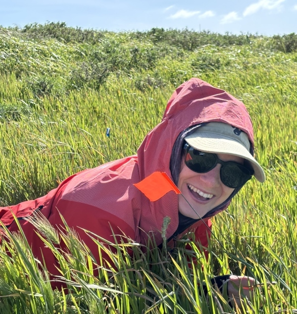 Emma Akmakdjian Photo